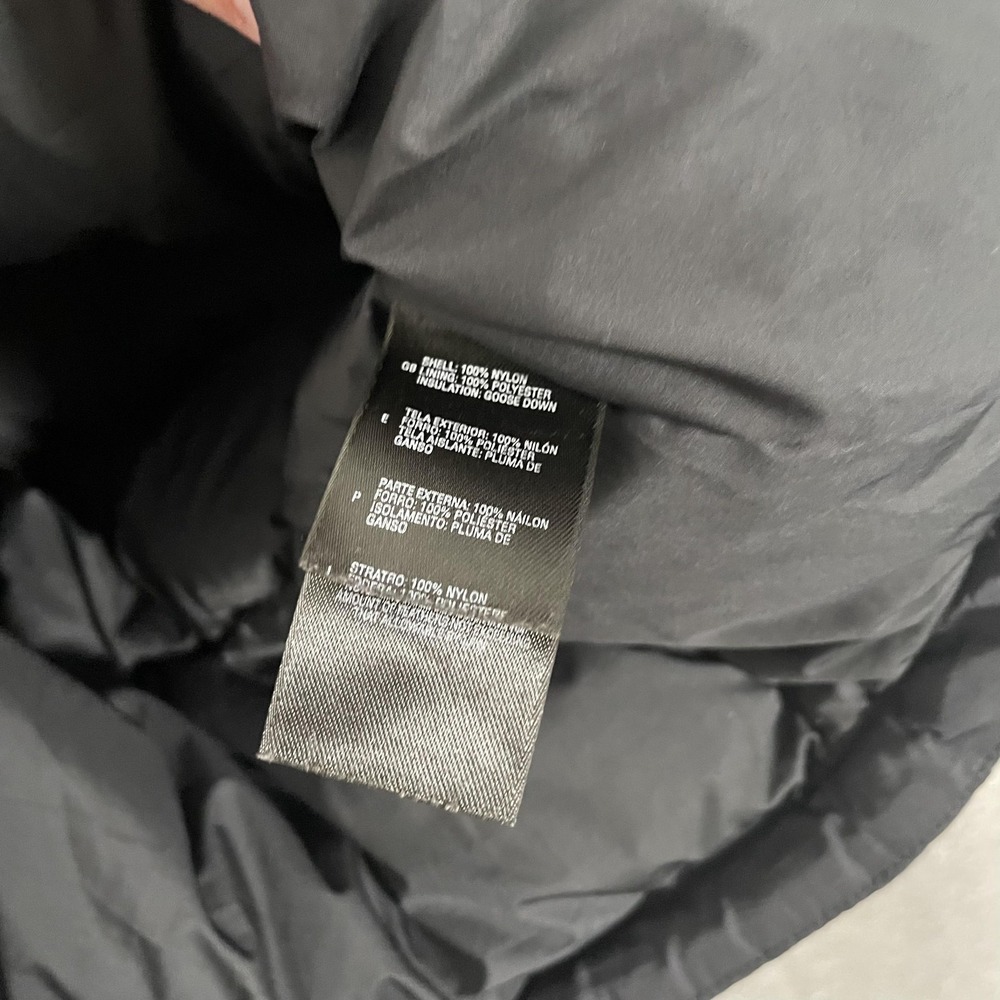 The North Face Vest Womens Medium Black 700 Down Quilted Puffer Full Zip Warm - Picture 6 of 8
